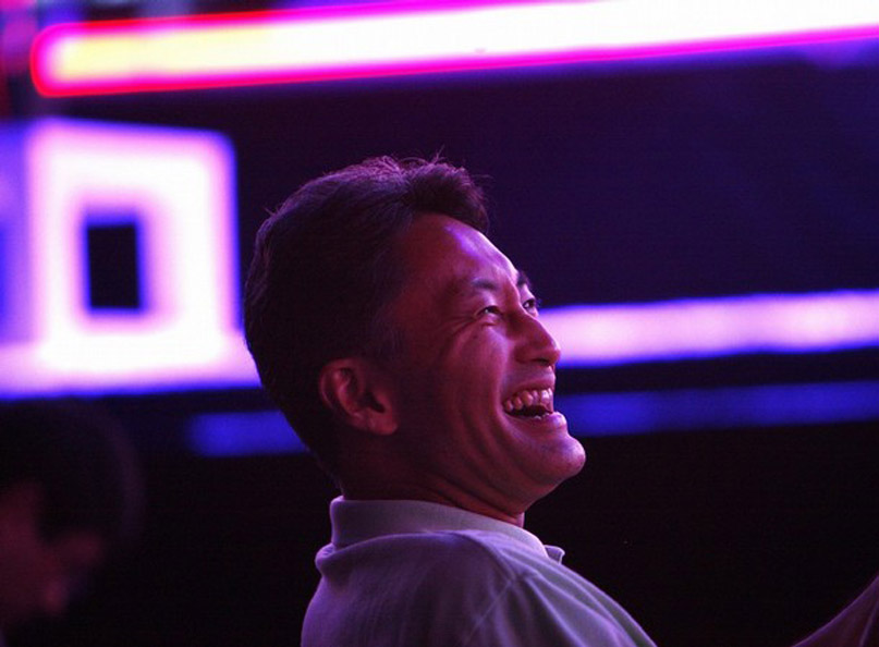 kaz_hirai_laughing.jpg