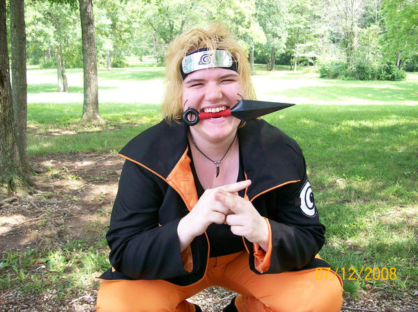 Kunai_in_mouth_by_submindy.jpg