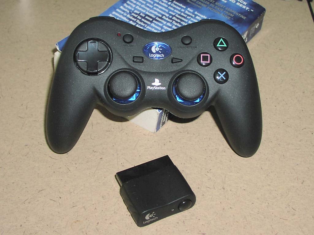 logi_cordless_action_ps2_2_big_1086908168.jpg