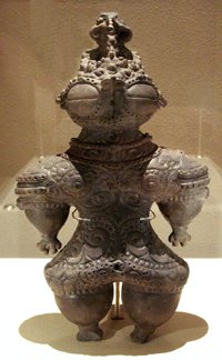 Dogu_Miyagi_1000_BCE_400_BCE.jpg