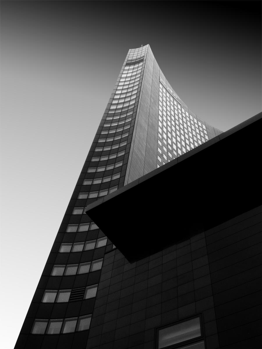 high_rise_building_mdr_leipzig_by_DonaldPipowitch.jpg